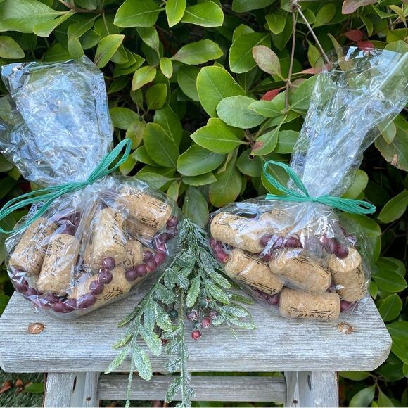 🎄Christmas Tree Garland w/cranberry colored beads. NWT! - Picture 6 of 6